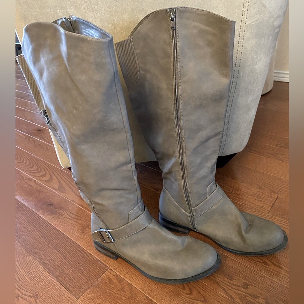 Carlos Santana Grey fashion riding boots